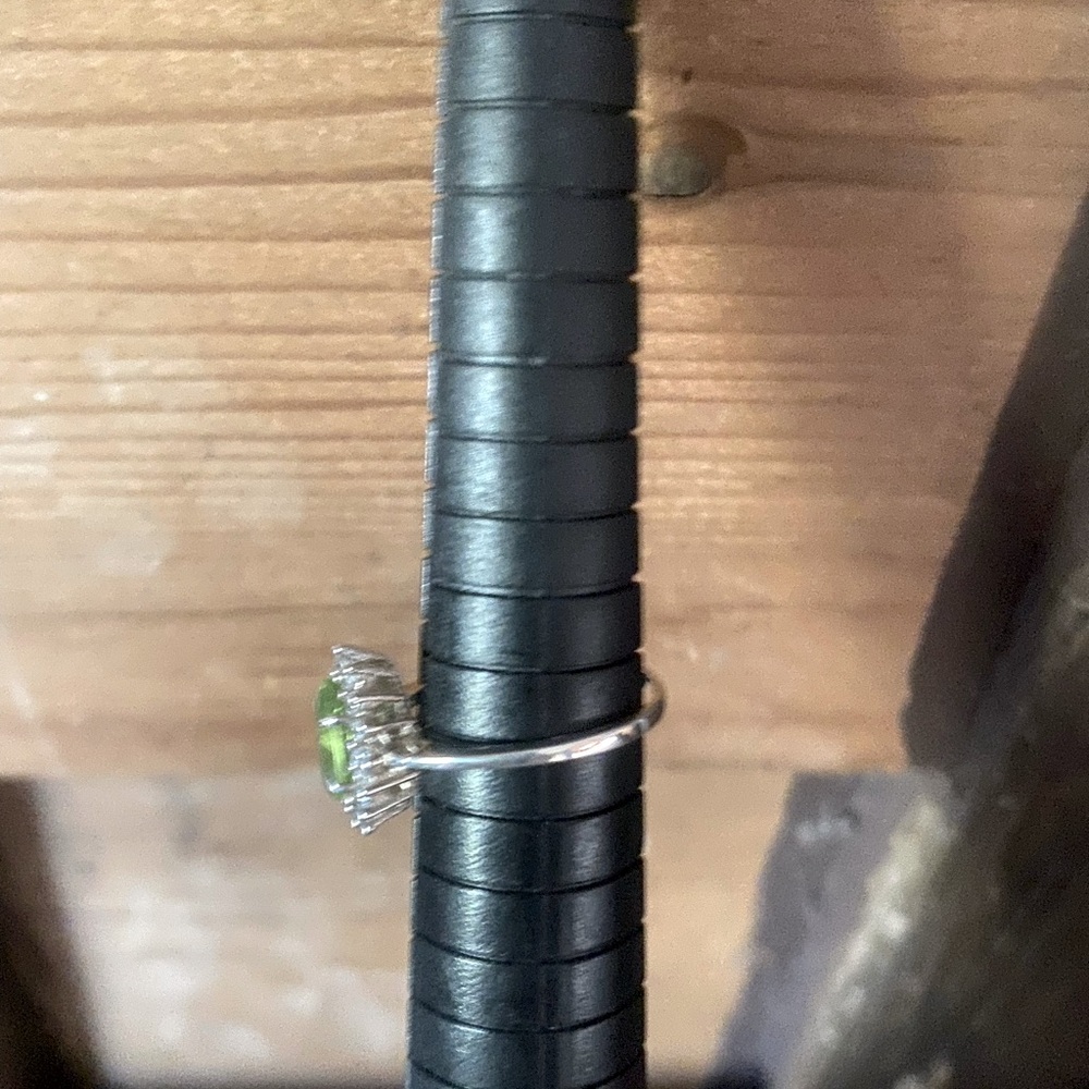 Natural Peridot & White Topaz Ring - Picture 4 of 5